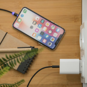 Polnilec za telefon Forever QC 3.0 1x USB 18W bel - Image 3